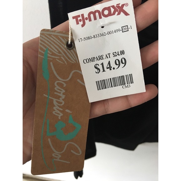 NWT workout top - Picture 5 of 5